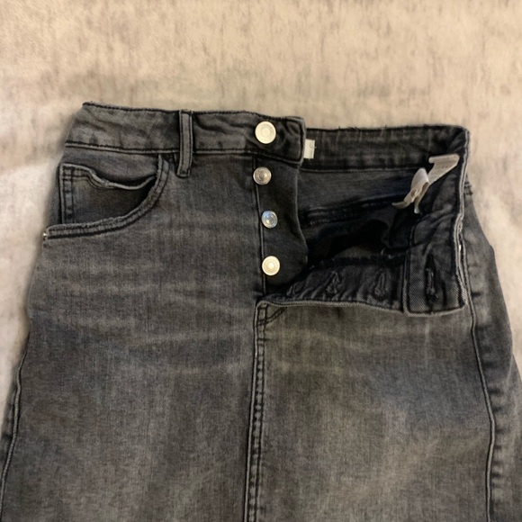 Dynamite Denim Skirt - Picture 3 of 6